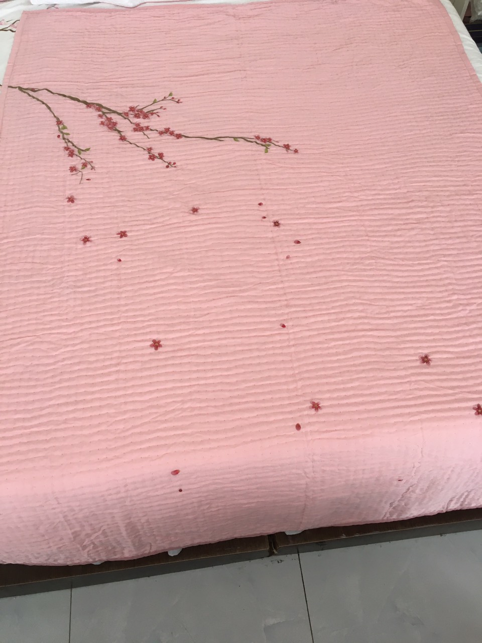 Xuân về bản bộ chăn chần gối - hồng